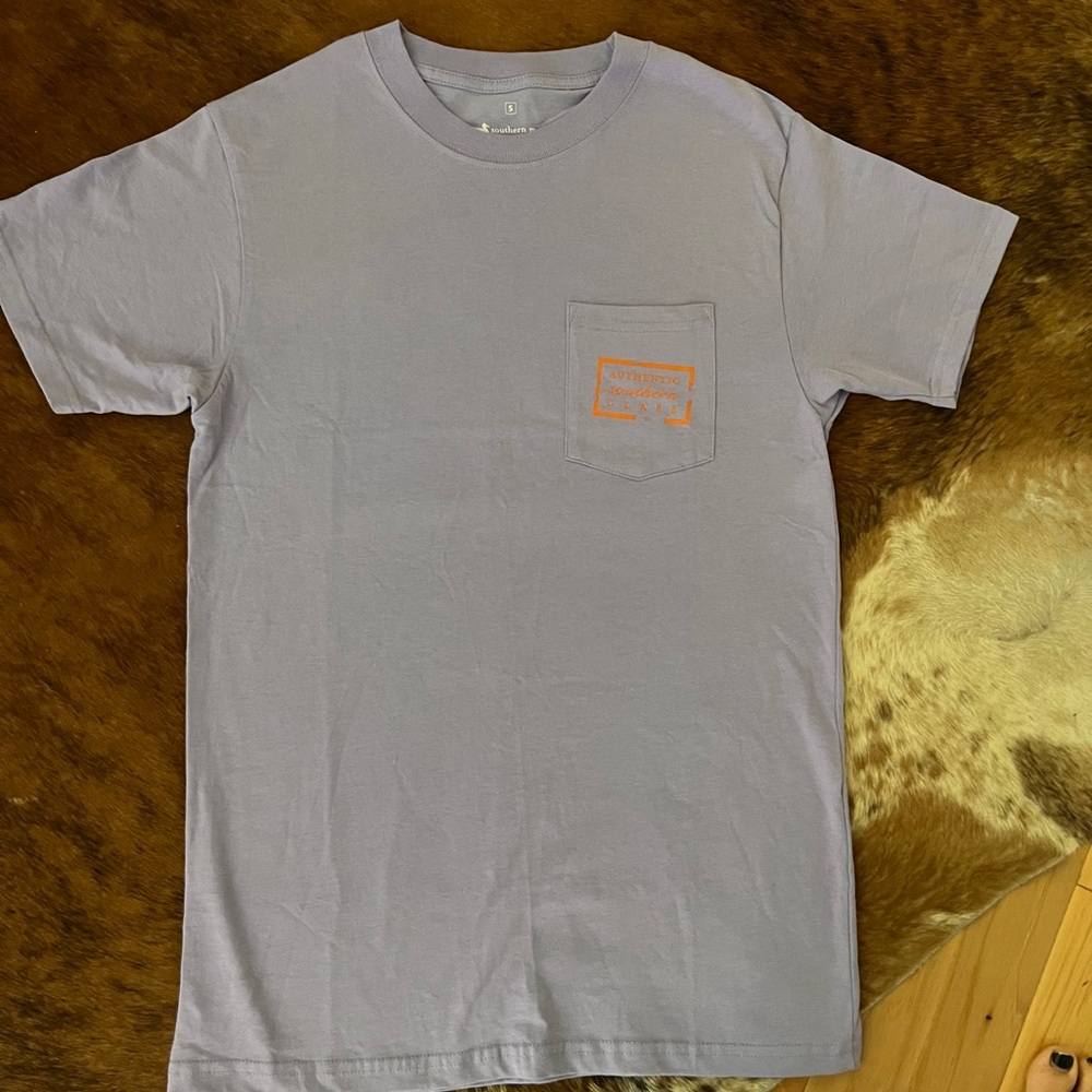 Purple mens Southern Marsh t-shirt size small